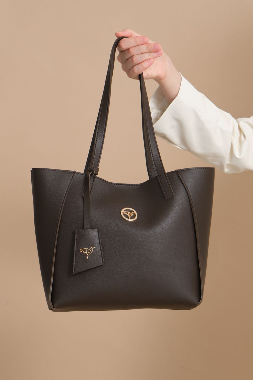 Black woman shoulder bag