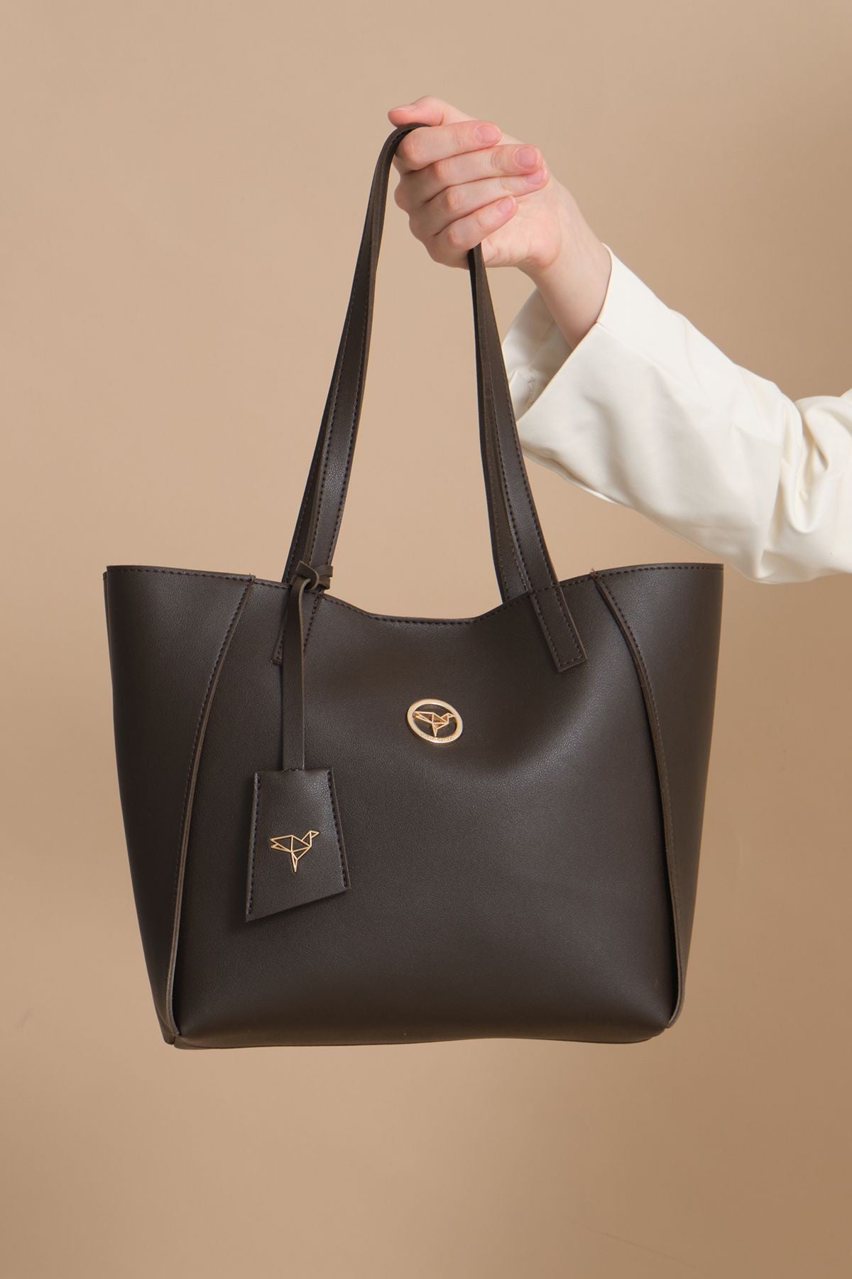 Black woman shoulder bag