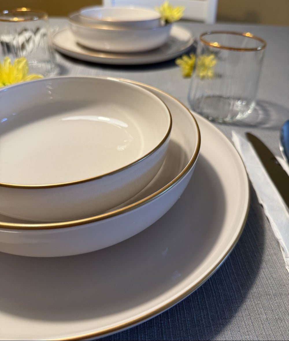 Zeitlose Eleganz für jeden Tisch – 18-teiliges Porzellan-Geschirrset in Creme