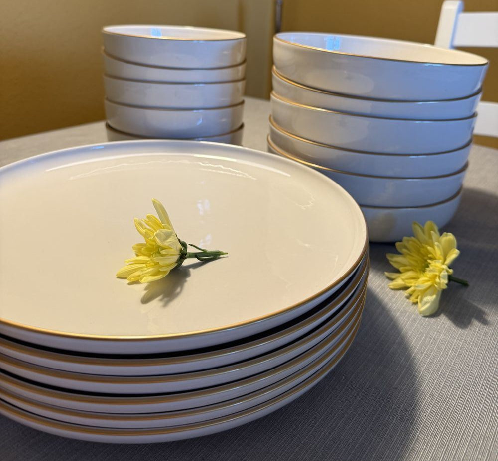 Zeitlose Eleganz für jeden Tisch – 18-teiliges Porzellan-Geschirrset in Creme